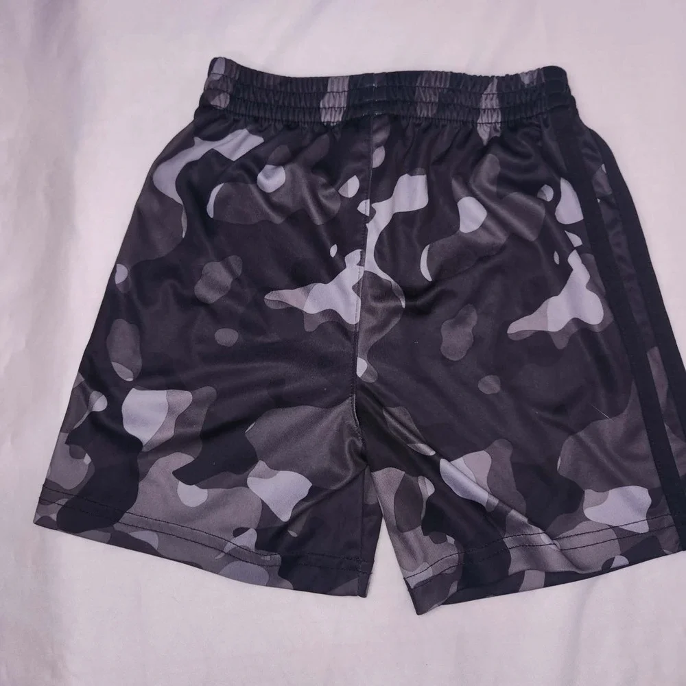 Boys Clothing Lot of 7 Adidas PUMA Marvel Shirts & Shorts Size 4